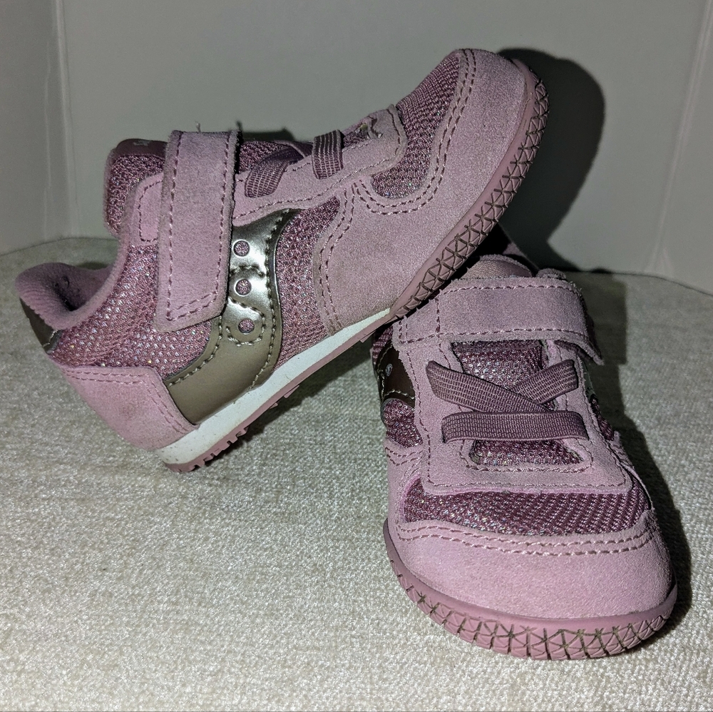 Saucony Baby Shoes 6. M Baby Girl Pink Jazz Lite Sneaker Walkers Toddler Easy On